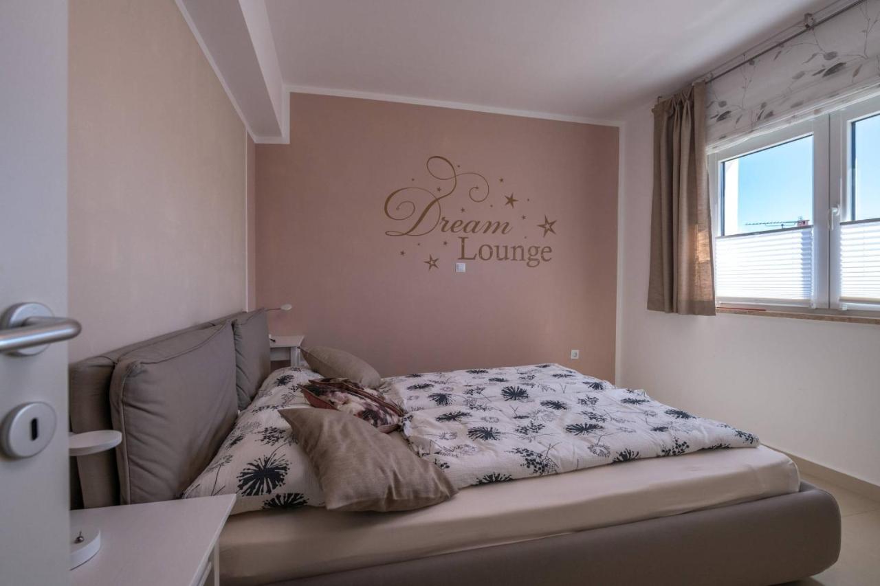 Dream Lounge With Sea View Apartment พูลา ภายนอก รูปภาพ