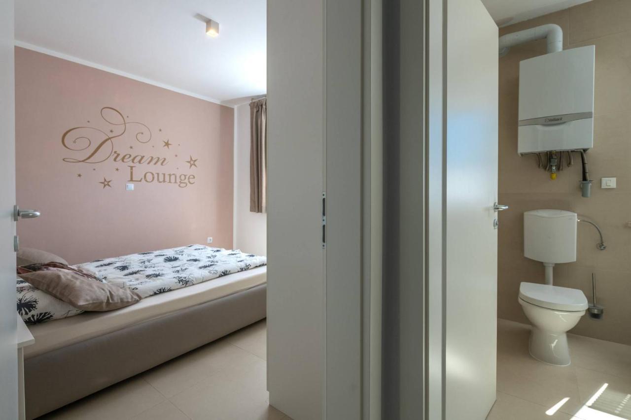 Dream Lounge With Sea View Apartment พูลา ภายนอก รูปภาพ